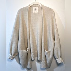 Urban Outfitters oversized cozy sweater. Women’s size small, cream/beige.